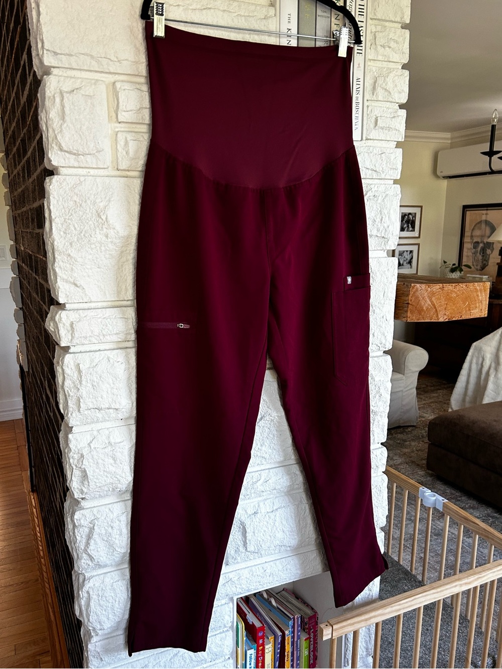 FIGS Yola Maternity Scrub Pants Burgundy Size Medium - Picture 3 of 12